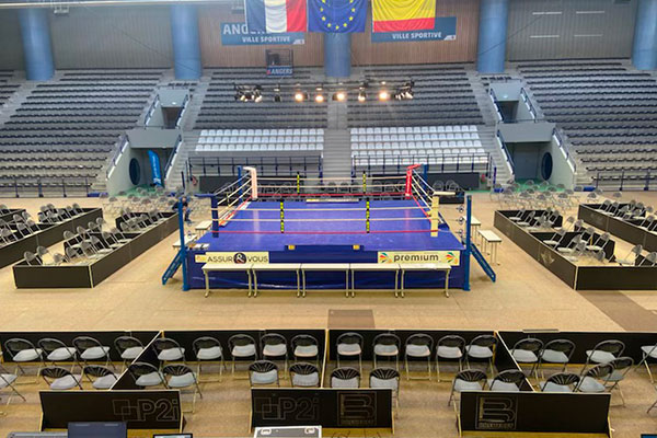 Installation ring de boxe pour Championnat du Monde par BBS