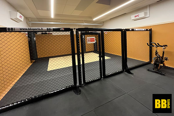 Cage de MMA du commissariat d'Angers